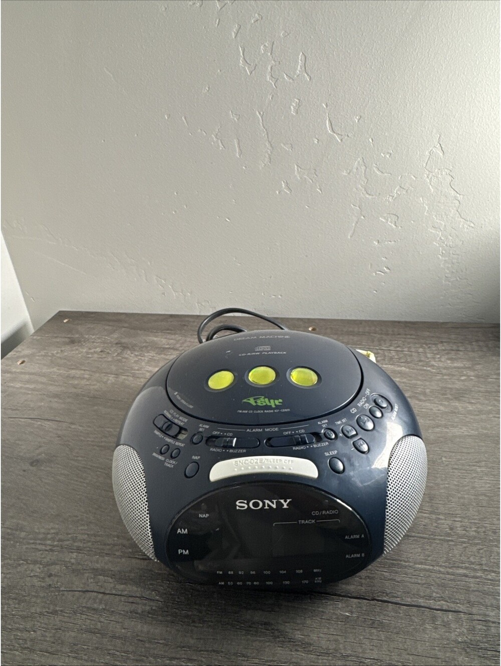 Sony Dream Machine ICF-CD831 Digital AM/FM Dual Alarm Snooze CD Clock Radio Blue